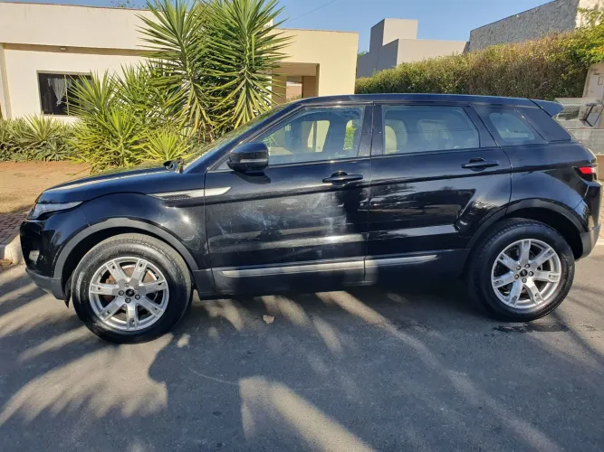 Land Rover Range Rover Evoque Pure 2.0 Aut. 5P 2013
