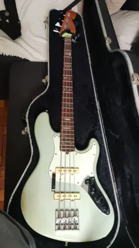 Fender American Deluxe Jazz Bass