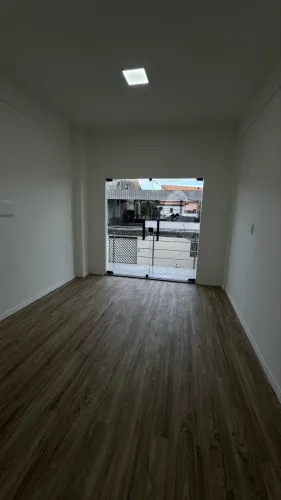 SALA COMERCIAL EM AV PRINCIPAL ALVORADA recém construído  