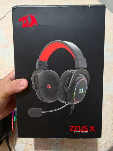 Headset gamer red dragon zeus x 7.1 rgb