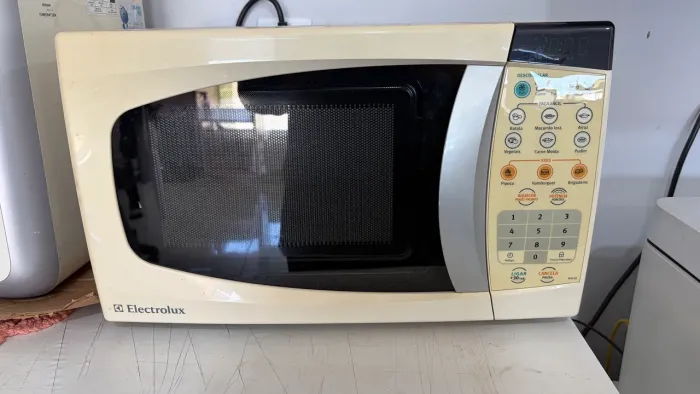 Microondas Electrolux 20 litros (jardim da Luz Goiânia )
