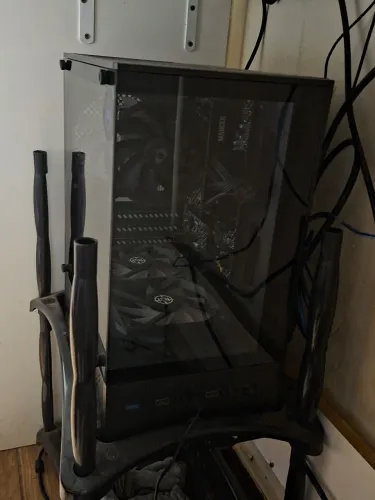 Ryzen 5 5600gt 8 gb de ram + monitor 100hz
