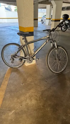 Bicicleta Cannondale F9 Aro 26 - Quadro Alumínio CAAD - Shimano 24v