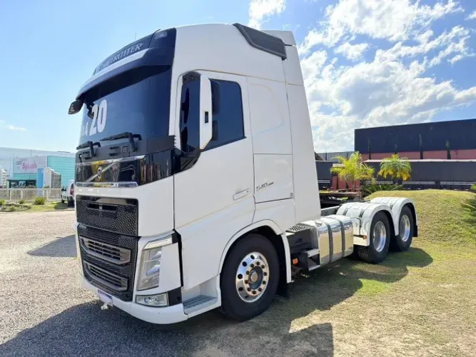 Volvo FH540 6x4 - 2020 - Cabine Leito Alta - Automático