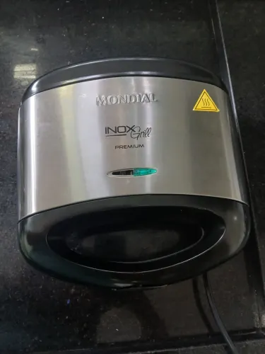 Sanduicheira Mondial S07 Preta com Inox