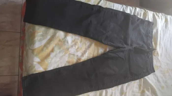 Calça jeans preta