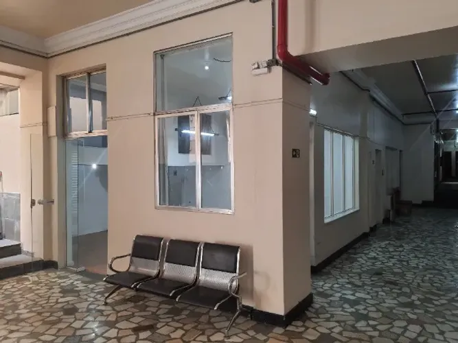 Loja de galeria na Praia de Botafogo esquina Marques de Abrantes 60m2