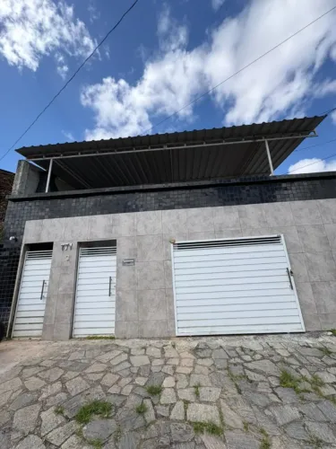CASA DE 3 QUARTOS PARA LOCAÇÃO NO BAIRRO DE CRUZ DAS ARMAS