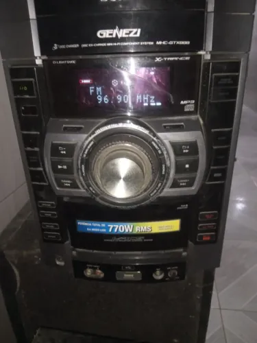 Funcionando rádio prendaive Bluetooth e auxiliar sem caixa mas pega 6