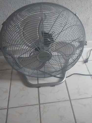 vendo um otimo ventilador de inox