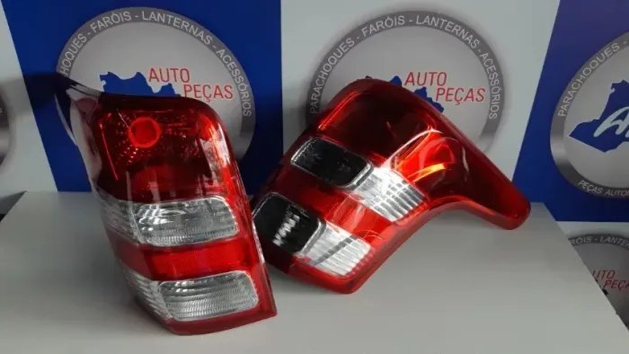 lanterna traseira L200 17/20