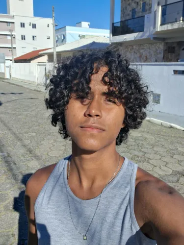 SERVENTE / AJUDANTE DE PEDREIRO DISPONÍVEL<br>