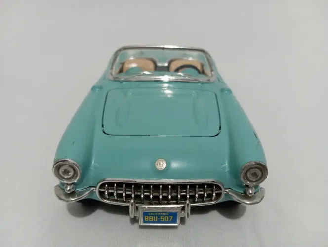 CHEVROLET CORVETTE 1957 - 1/24 BBURAGO MINIATURA 