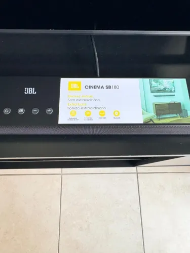Soundbar JBL Cinema SB180 2.1 com Subwoofer
