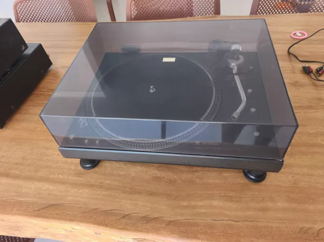 Toca discos Technics SL 1350 automática direct drive