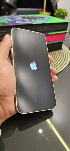 Iphone 13 muito novo 