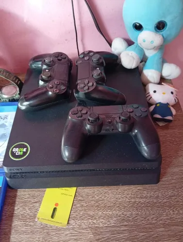 Vendo PS4 completo com todos os cabos