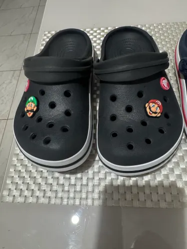 Crocks J2 seminovo