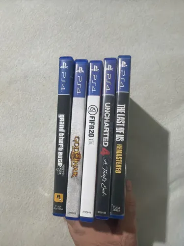 Jogos ps4 - 5 por 200. Não vendo separado!!