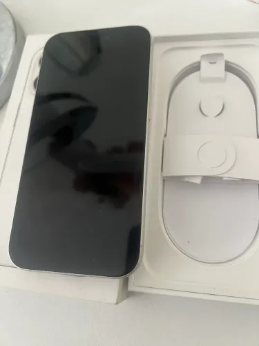 ? iPhone 16 256GB Branco | 94% Bateria | Garantia Apple | Estado Impecável