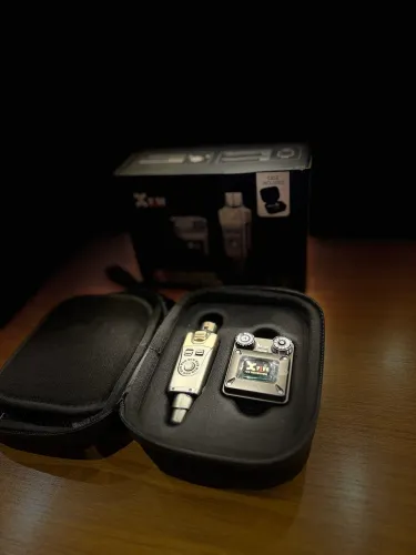 Sistema de Monitor In-Ear Sem Fio Xvive U4 - Estado de Novo (Completo)