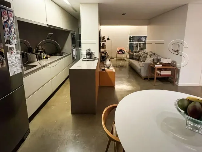 Apartamento mobiliado à venda em Pinheiros 84m² próximo ao metrô e vias estratégicas