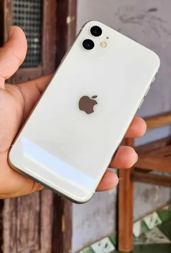 Iphone 11 perfeito na caixa 