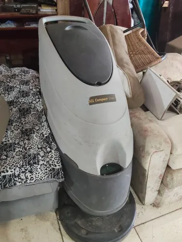 Máquina de lavar e secar piso