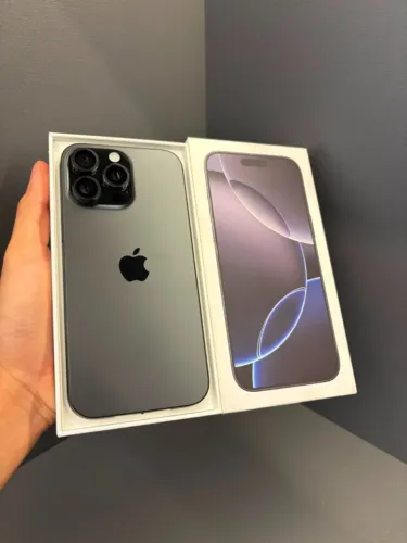 iPhone 16 Pro Max 256GB 93% Bateria Seminovo Apple