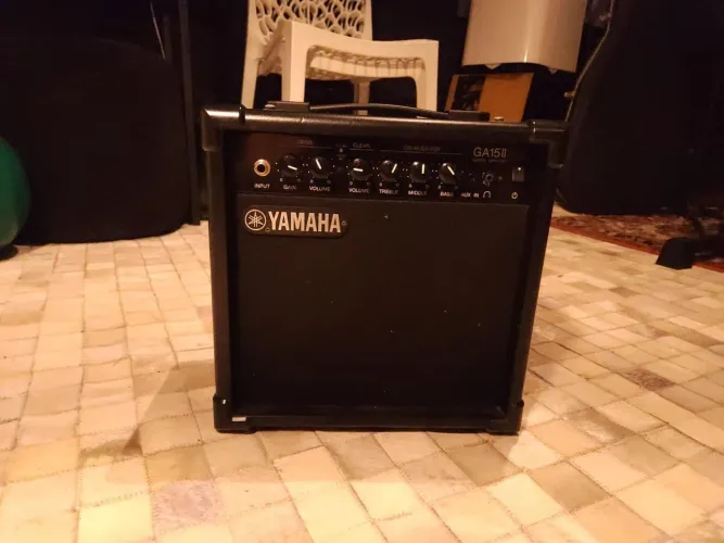 Amplificador yamaha GA15II 19watts