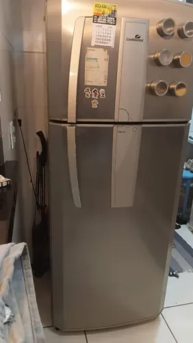 Vendo Geladeira Marca Continental 
