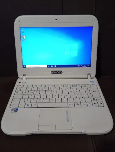 Netbook Intel + carregador