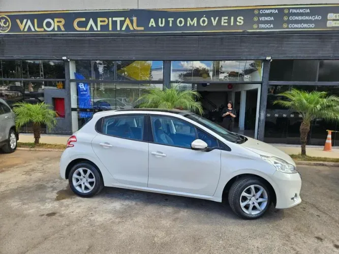 Peugeot 208 Allure 1.5 Flex 8V 5P 2014