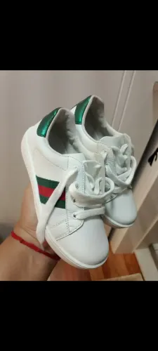 Tênis Gucci infantil original novo ,calça n25/26 ,troco por celular 