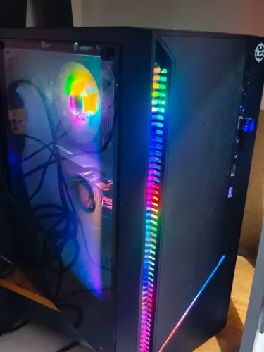 PC Gamer Ryzen 5 + RX 6750 XT + 16GB