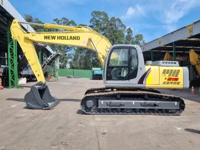 Escavadeira New Holland E215 - 2008