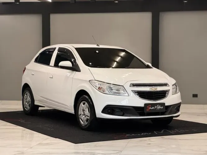 Chevrolet Onix Hatch LT 1.0 8V Flex Mec. 4P 2013