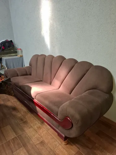 Sofá de tecido reformado, sem uso após reforma.