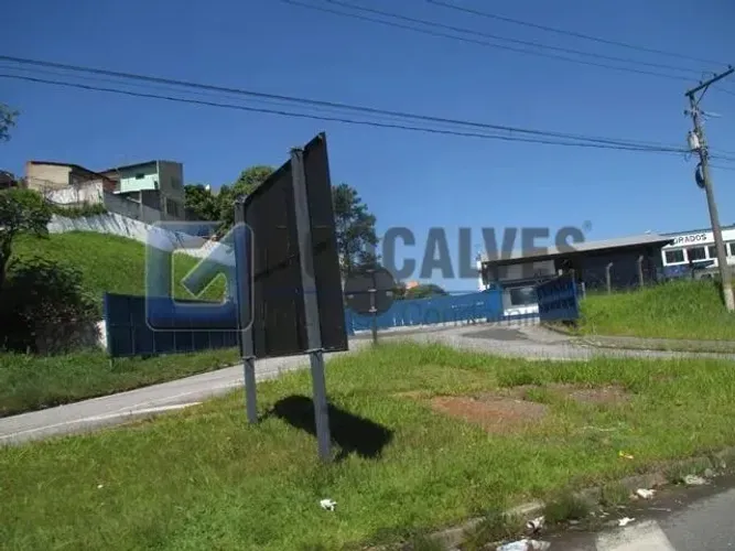 Galpão Comercial à Venda em Vila Marchi, São Bernardo do Campo 3.700 m² de Área Interna