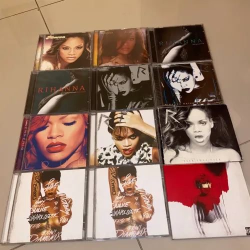 12 CDs Rihanna - Coleção Completa