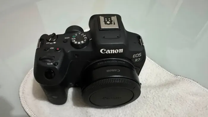 CANON R7