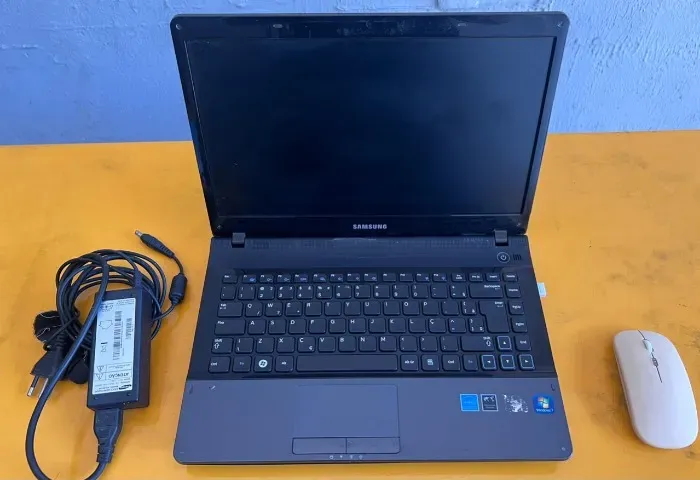 Notebook Samsung Core i5 com 6GB e SSD 240GB - Garantia de 6 meses e Entrega Grátis 