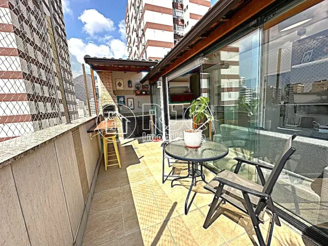 Duplex para venda possui 143 metros quadrados com 3 quartos em Vila Isabel - Rio de Janeir