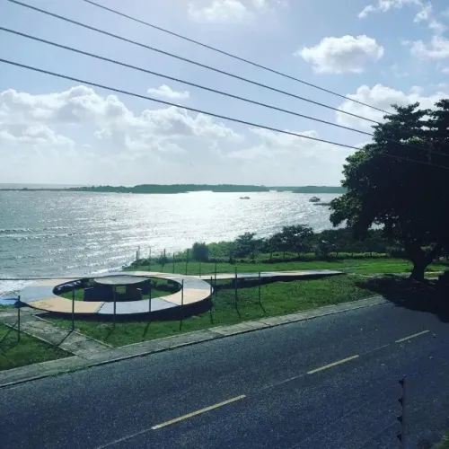Vendo Apto (Vinã del Mar) Beira Mar Salinas.