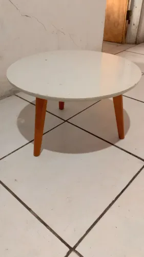 Mesa De Canto Redonda Pe Palito Lateral Sofa