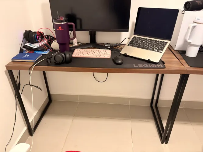 Mesa de escritório tipo industrial