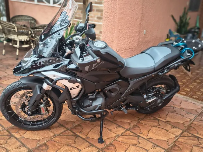 BMW GS 1300 TRIPLE BLACK