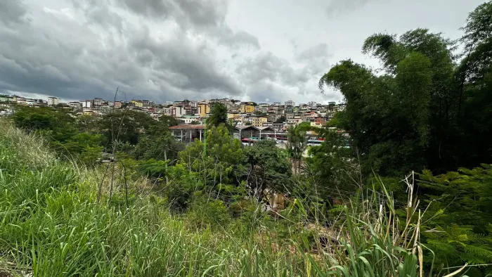 Terreno de 4.848 m² na BR 267 divisa com a JK á venda