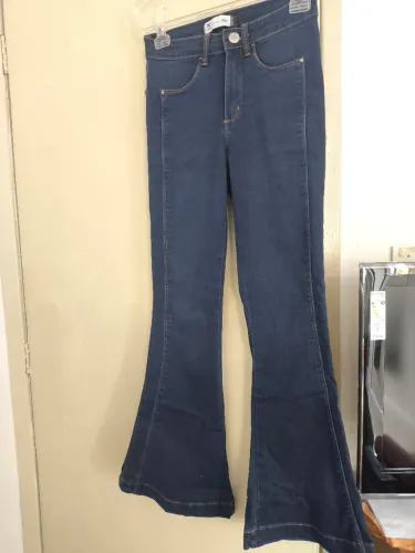 Calça jeans flare petit