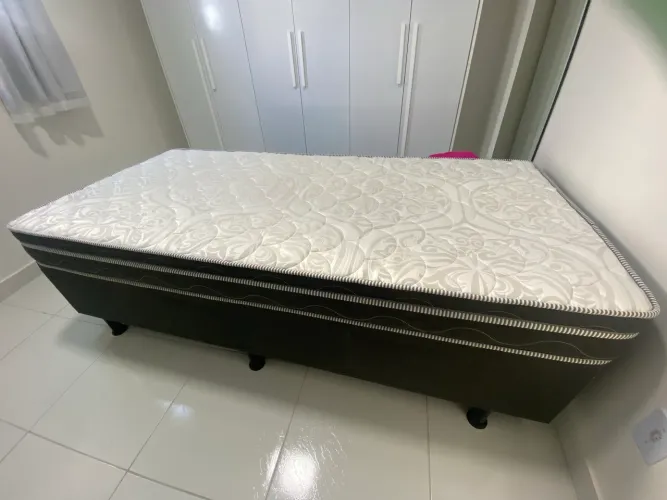 Cama box + colchão solteirão